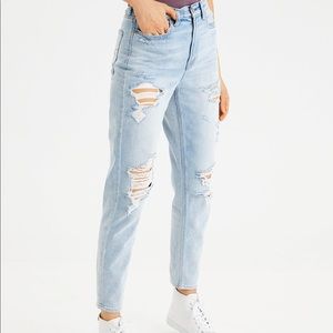 AEO Mom Jeans Light Wash Ripped